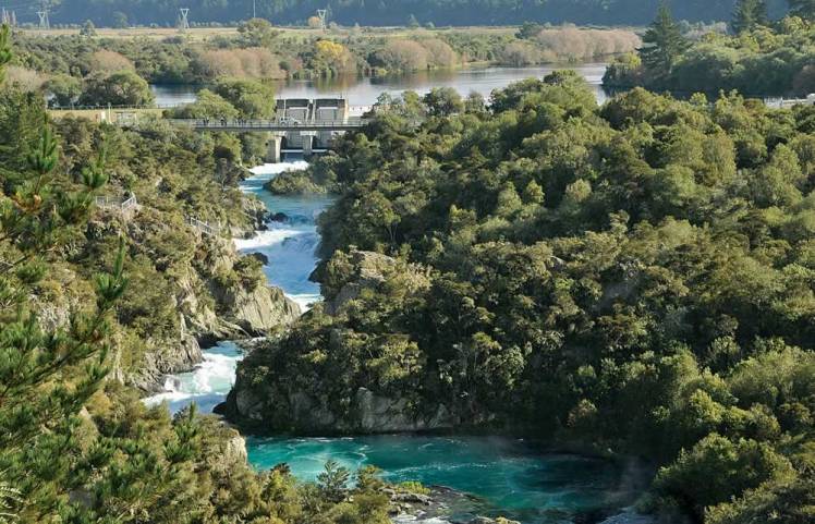 Aratiatia-Dam-Rapids-Lake-Taupo.CEXXcw